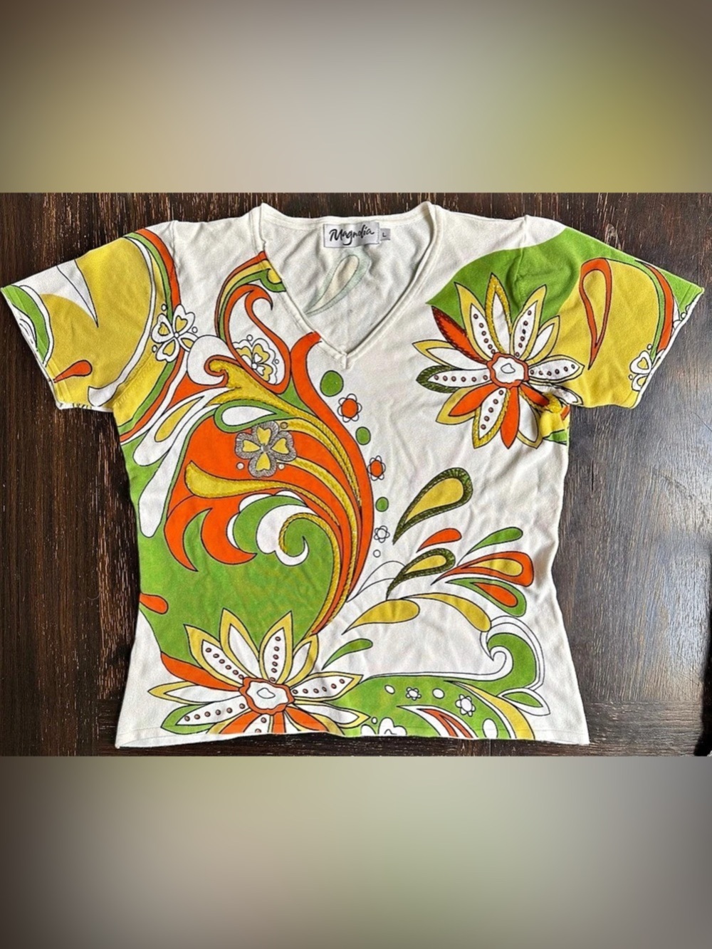Magnolia V neck Short Sleeve Top with Psychedelic Floral Print